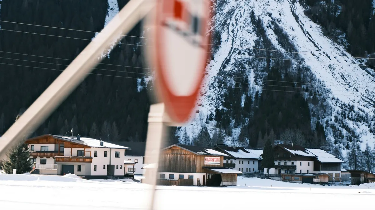 Blizzard, damaging winds hit the alps