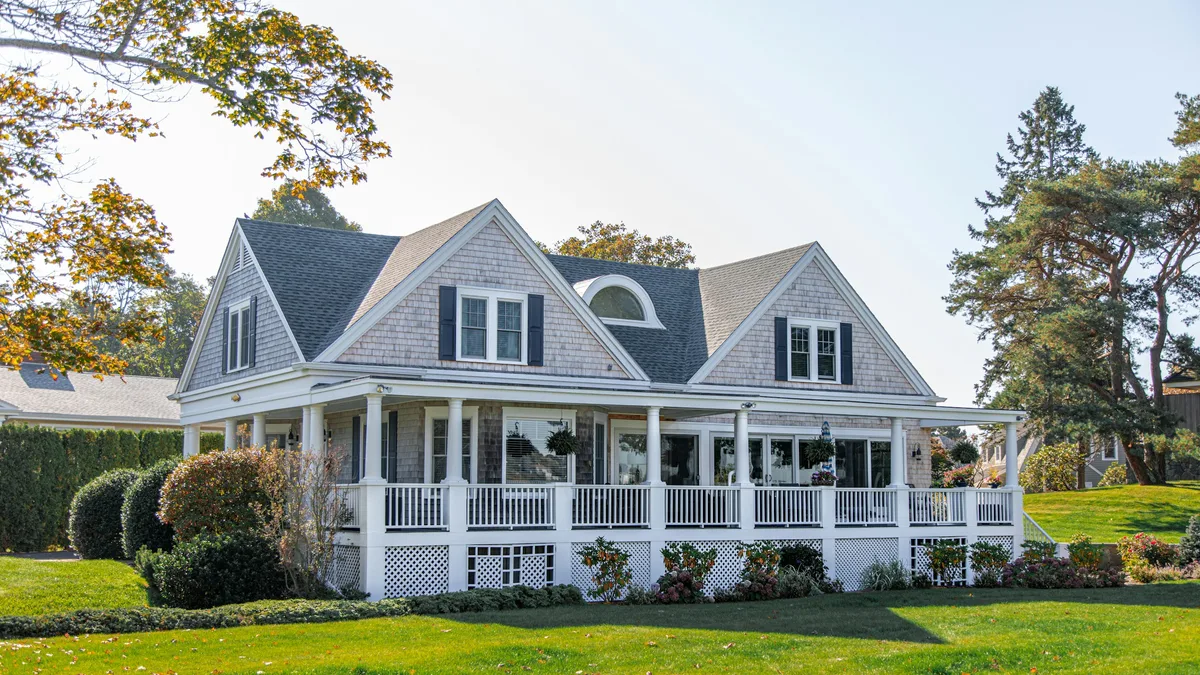 Home auction clearance rates fall to lowest since COVID as buyers pull back