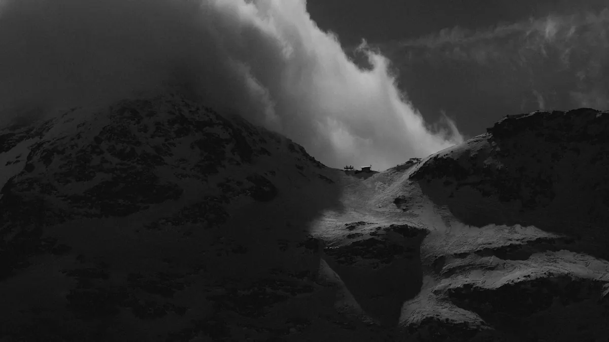 Damaging winds hit Victoria and SA, floods possible
