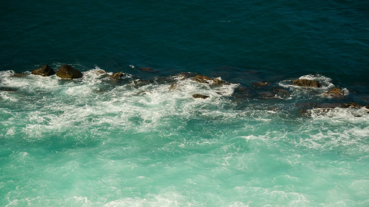 Hazardous surf warning covers NSW coast to Friday