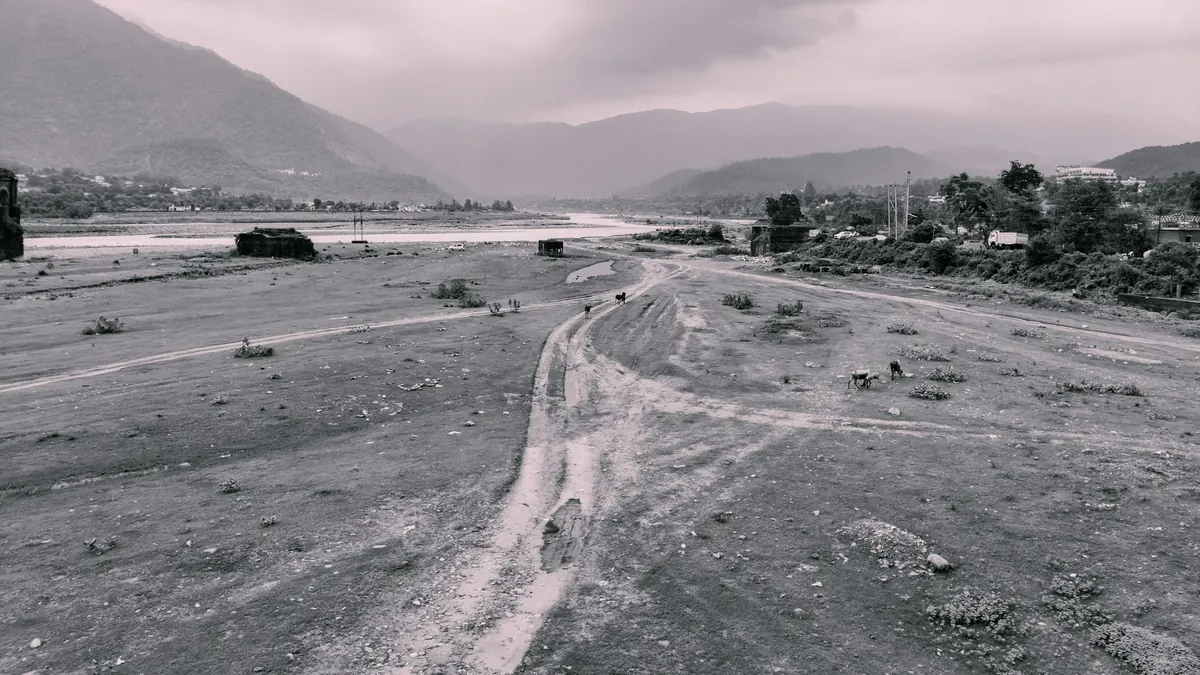 Localised flooding starts in WA's Moore catchments
