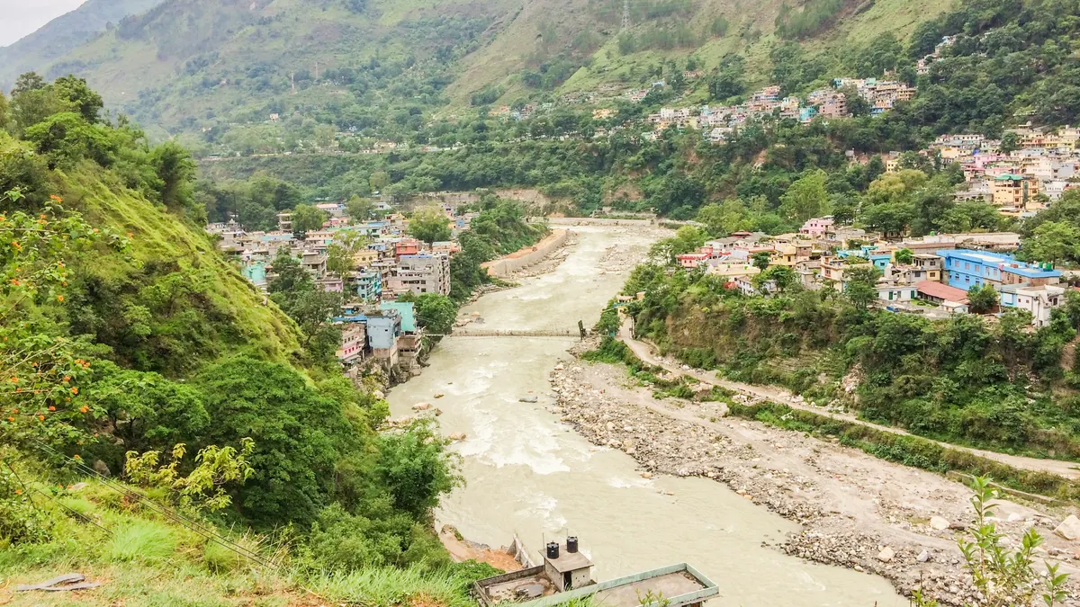 38 Australians missing in Nepal as toll passes 1,100