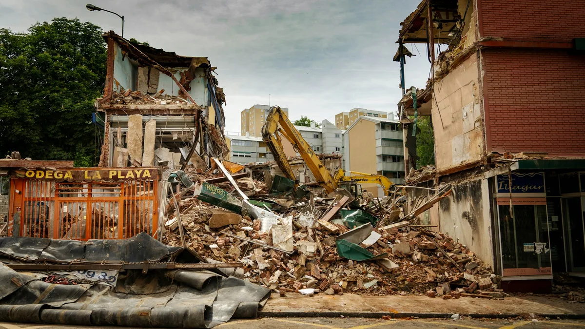 Two earthquakes strike Venezuela 39 seconds apart as death toll climbs and 68,000 listed missing